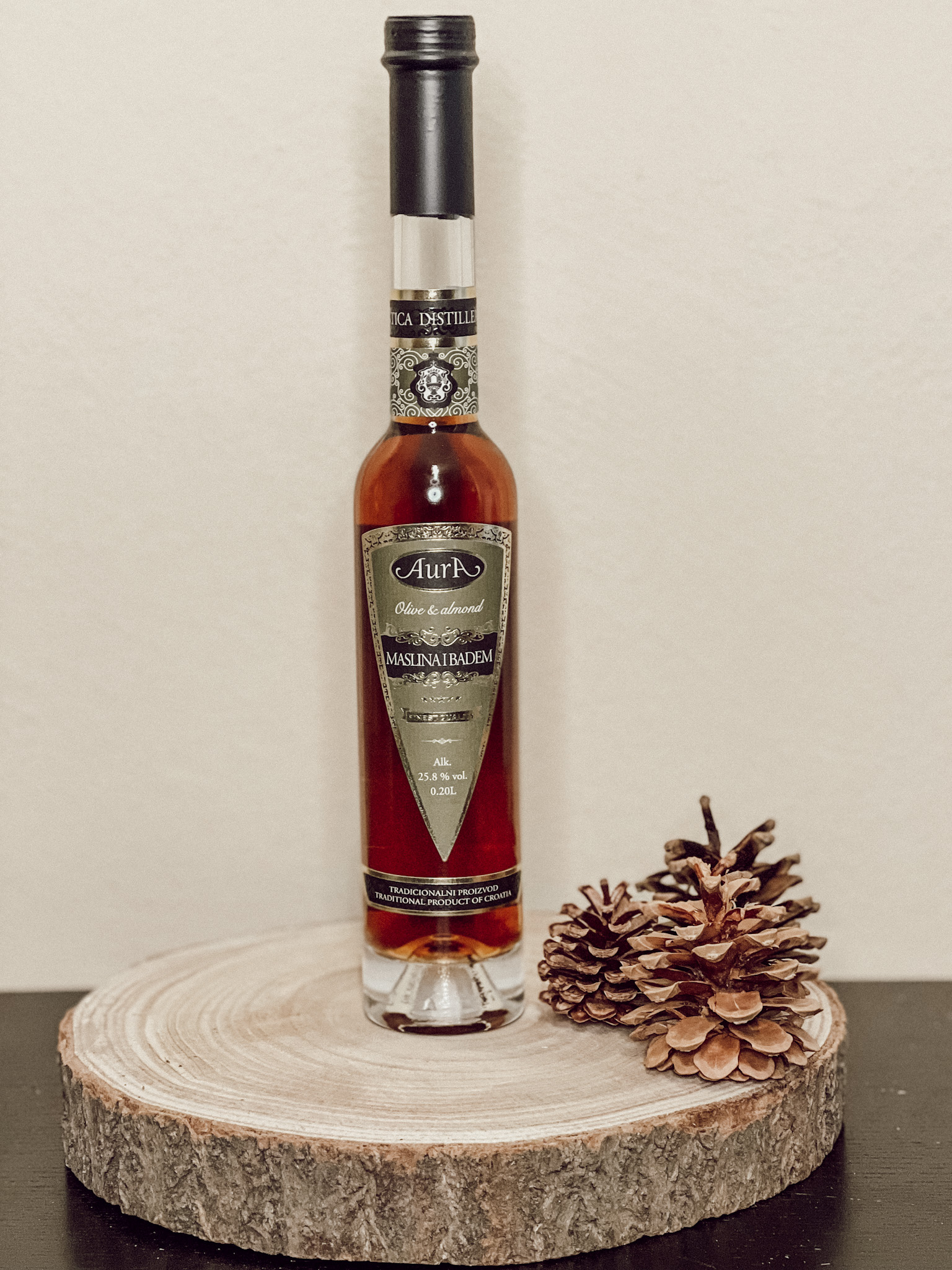 Aura Oliven und Mandel Schnaps 0,2l • 8Pearls - Lifestyle mit Fernweh